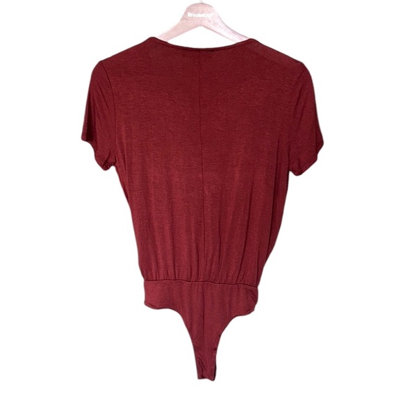 NWT Lulus Burgundy Rust Surplice Wrap Front V-Neck Short Sleeve Bodysuit - S - Picture 4 of 11